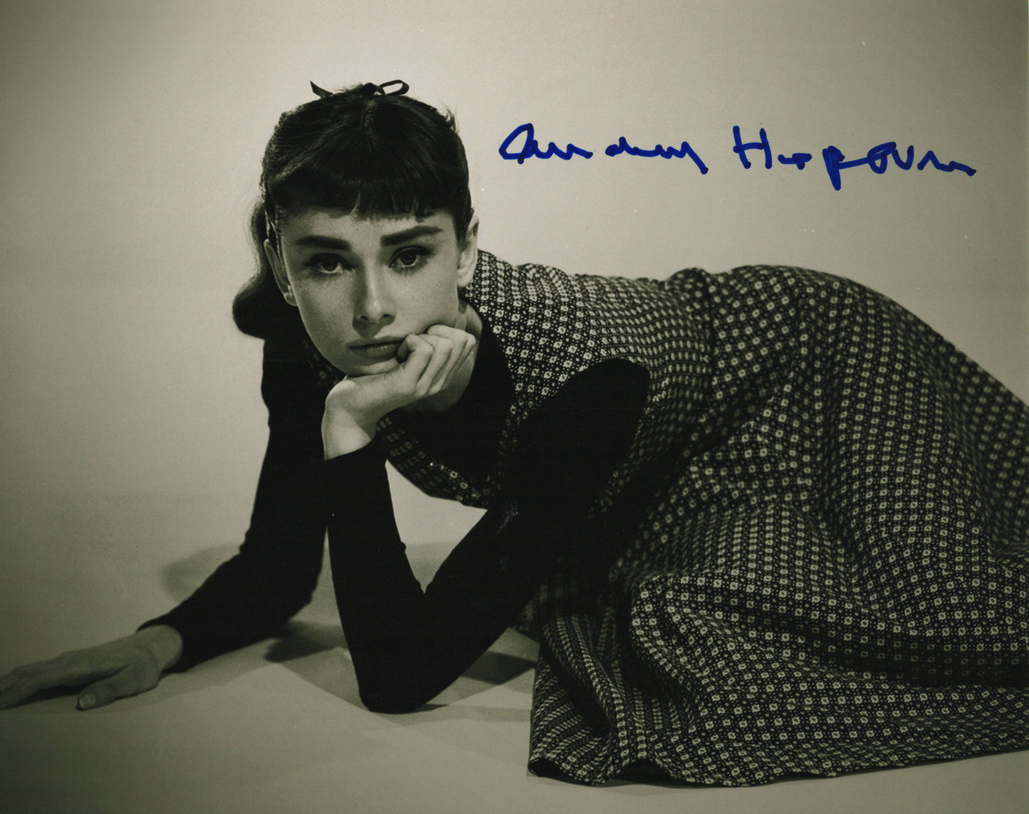 Audrey Hepburn オードリー・ヘプバーン 直筆サイン入り写真認証COA付