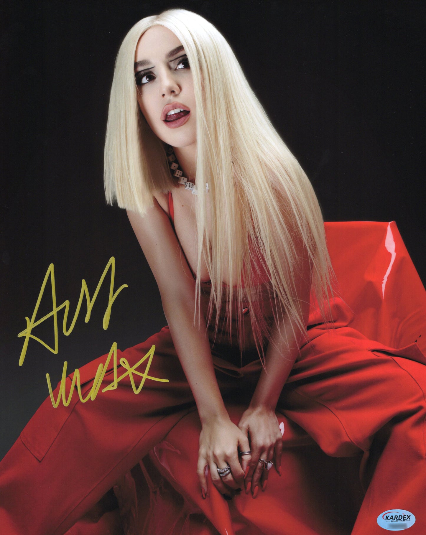 Ava Max エイバ・マックス 直筆サイン入り写真認証COA付