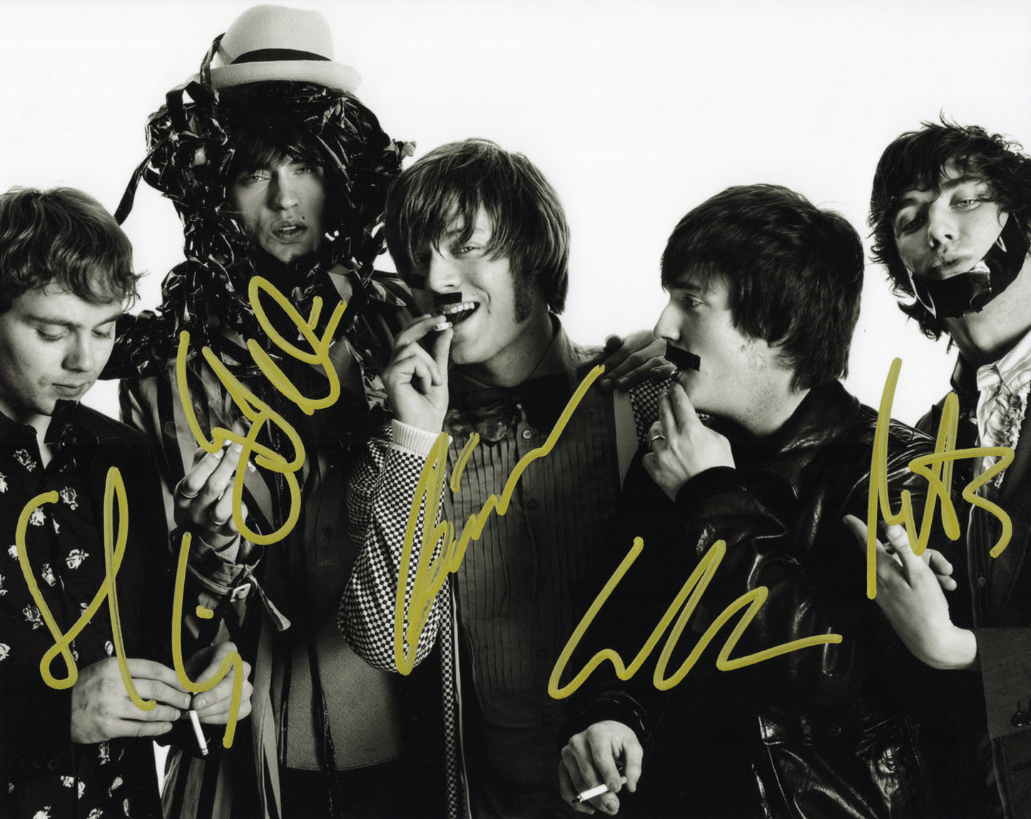 Mando Diao マンドゥ・ディアオ 直筆サイン入り写真認証COA付